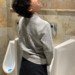 我慢して我慢して一気に放尿する男性