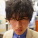 酔っ払って目が据わってきた男性
