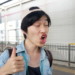 何かにテンパっている男性