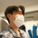 思ったより乗車時間が長くて疲れる男性