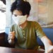 マスクの位置が高すぎる男性